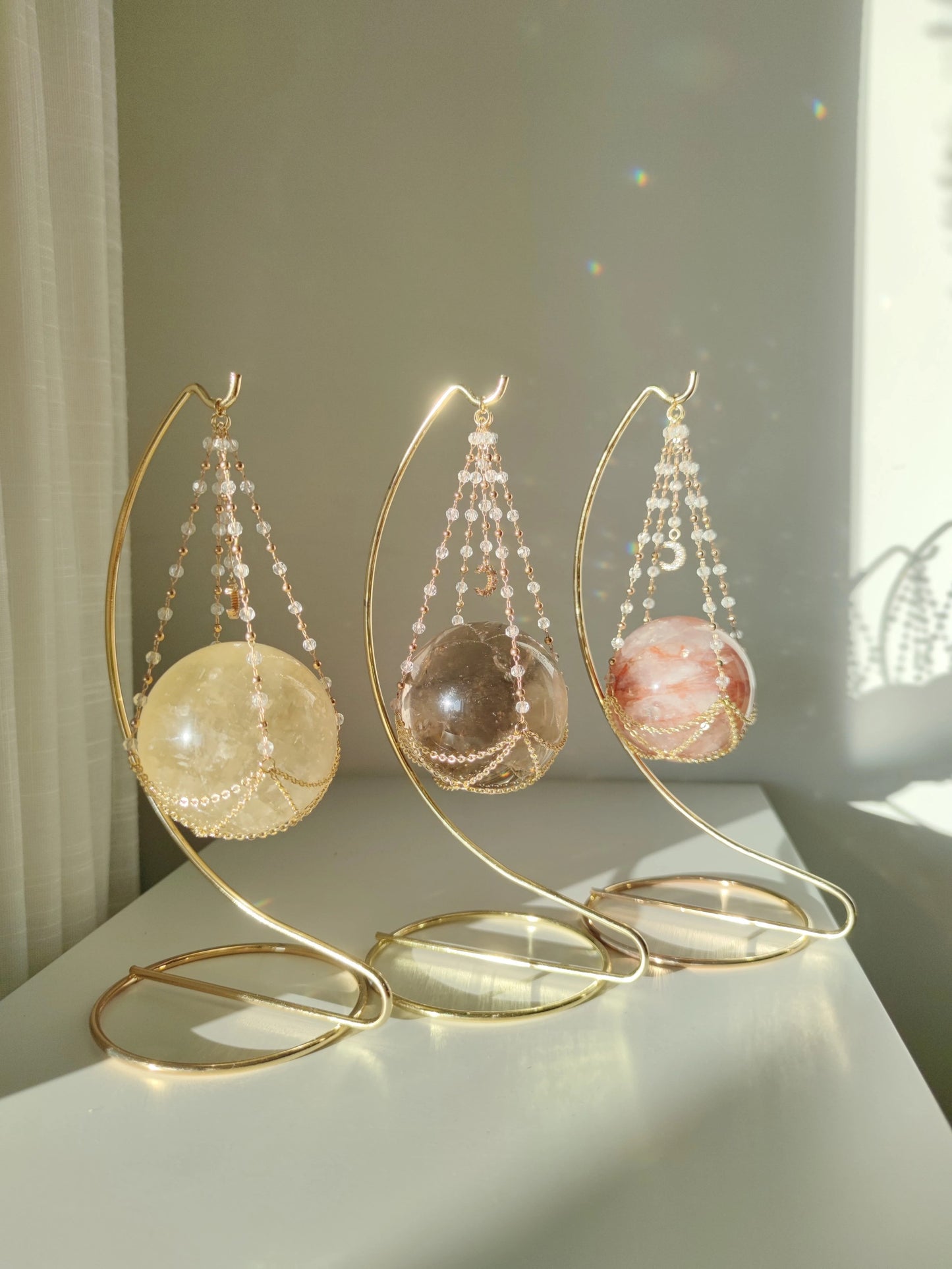 Sphere holder