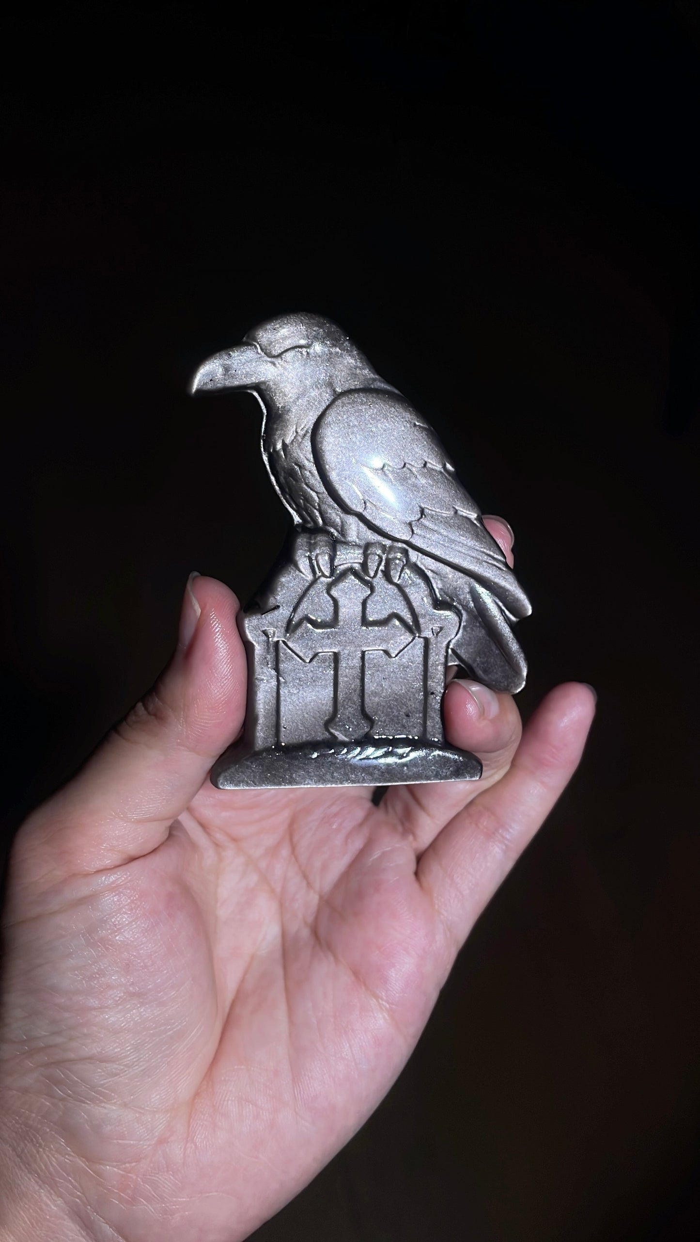 Silver Obsidian Crows' tombstone