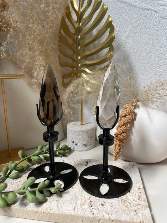 Faceted flame with stand