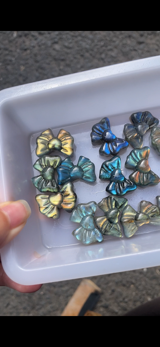 Labradorite bowknot