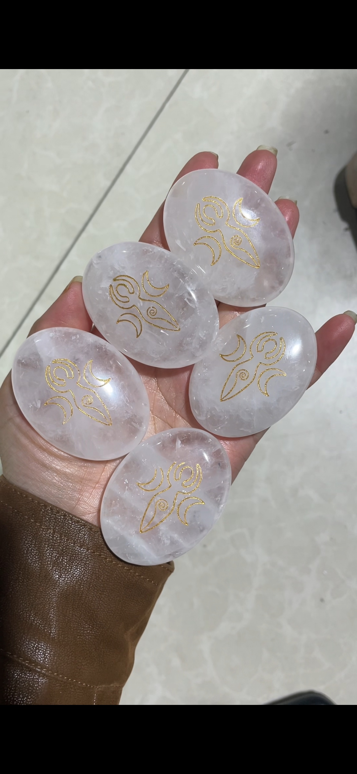 Rosequartz and clearquartz goddess palm