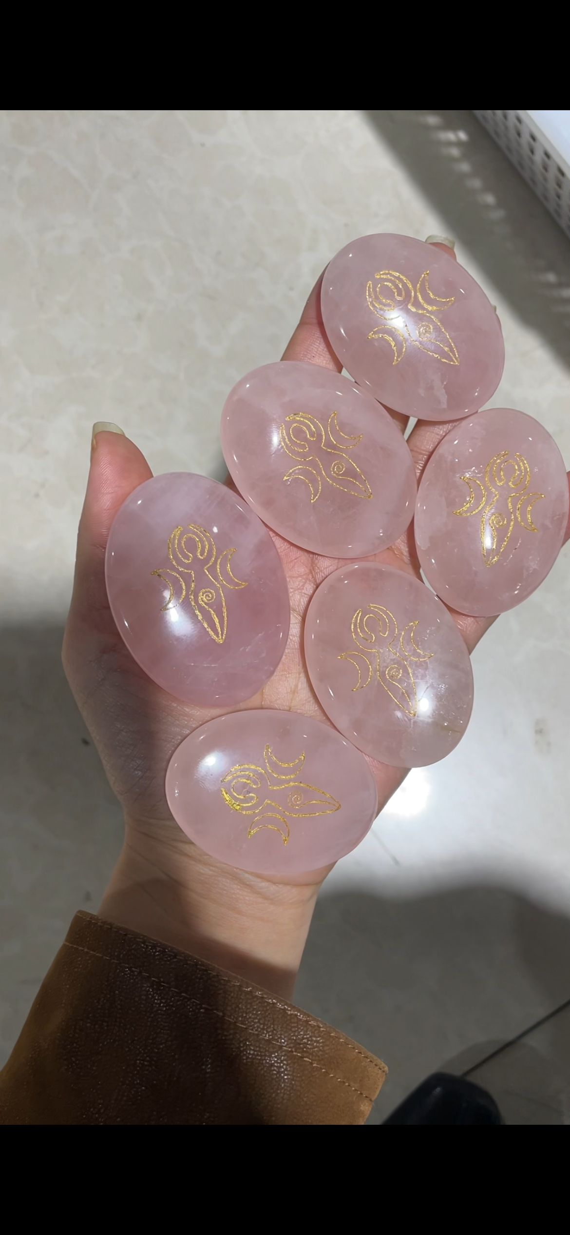 Rosequartz and clearquartz goddess palm
